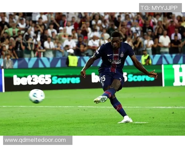 巴黎足球明星男球员全名汇总及其成就解析