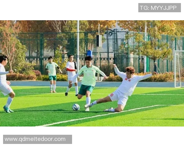 足球明星齐聚日照拍摄精彩足球视频展现球技与魅力