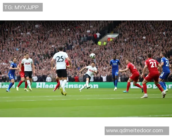 自制高清壁纸足球明星图集尽享球场魅力与激情